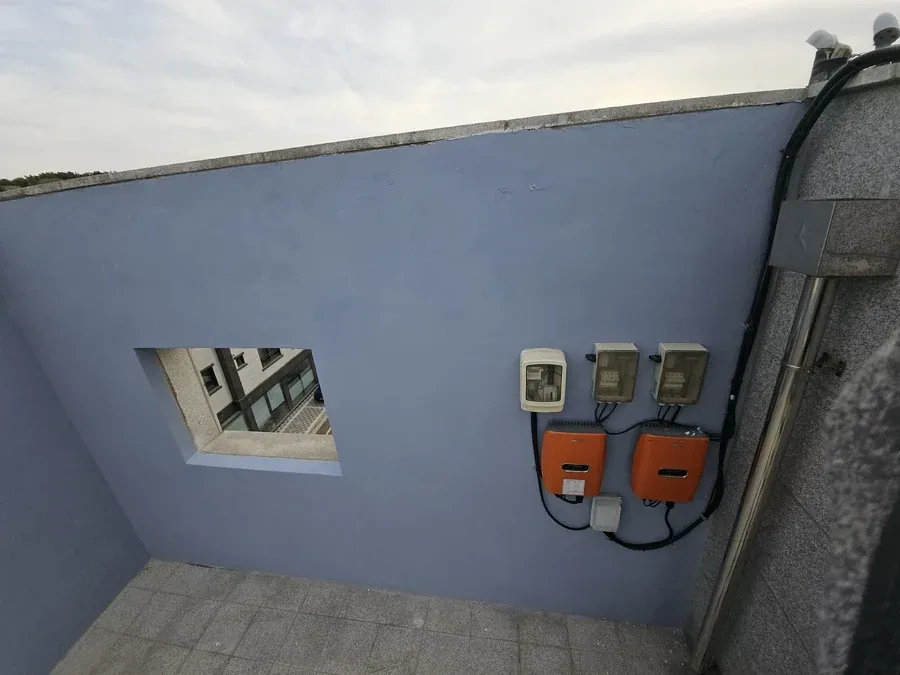 옥상 외벽 도색 작업 현장